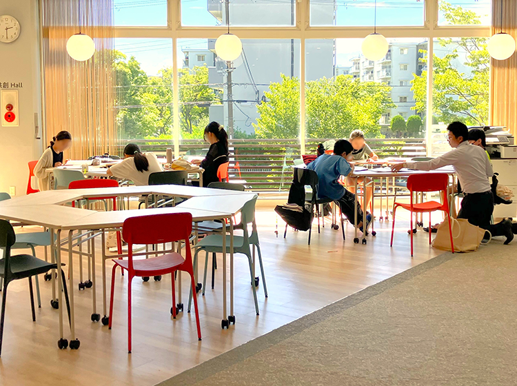 授業外の「定例勉強会」を実施